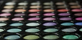 Odpowiednie narzędzia w pracy wizażysty