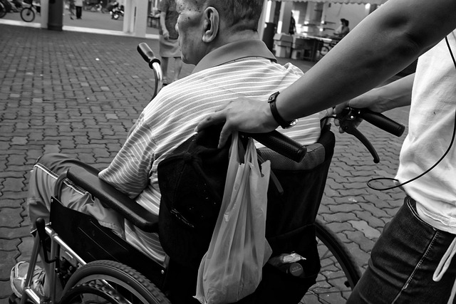Czy opiekun osoby niepełnosprawnej jeździ za darmo?