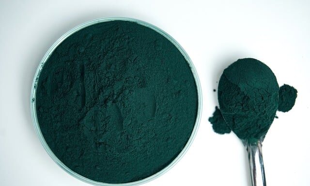 Dlaczego warto jeść spirulinę?
