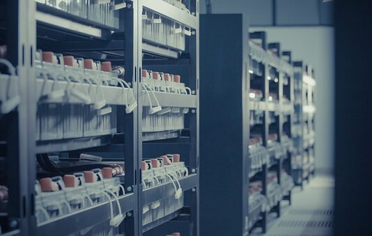 Czy akumulator w skuterze ładuje się podczas jazdy? Czy akumulator w skuterze ładuje się podczas jazdy?