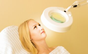 Czy sól działa na pryszcze?