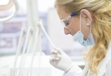 Kto zarabia więcej dentysta czy lekarz? Kto zarabia więcej dentysta czy lekarz?