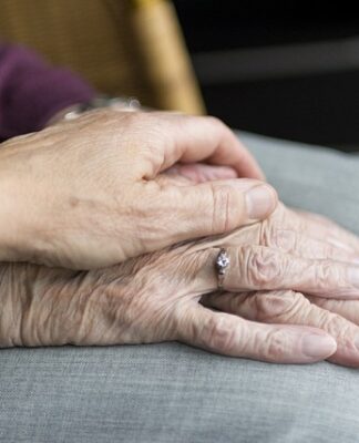Czy seniorzy muszą oddać prawo jazdy?