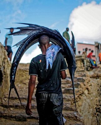 Jak wnieść starszą osobę po schodach?