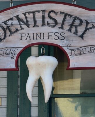 Jak należy zwracać się do dentysty?