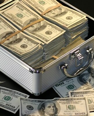 Ile zarabia pomoc ortodonty?